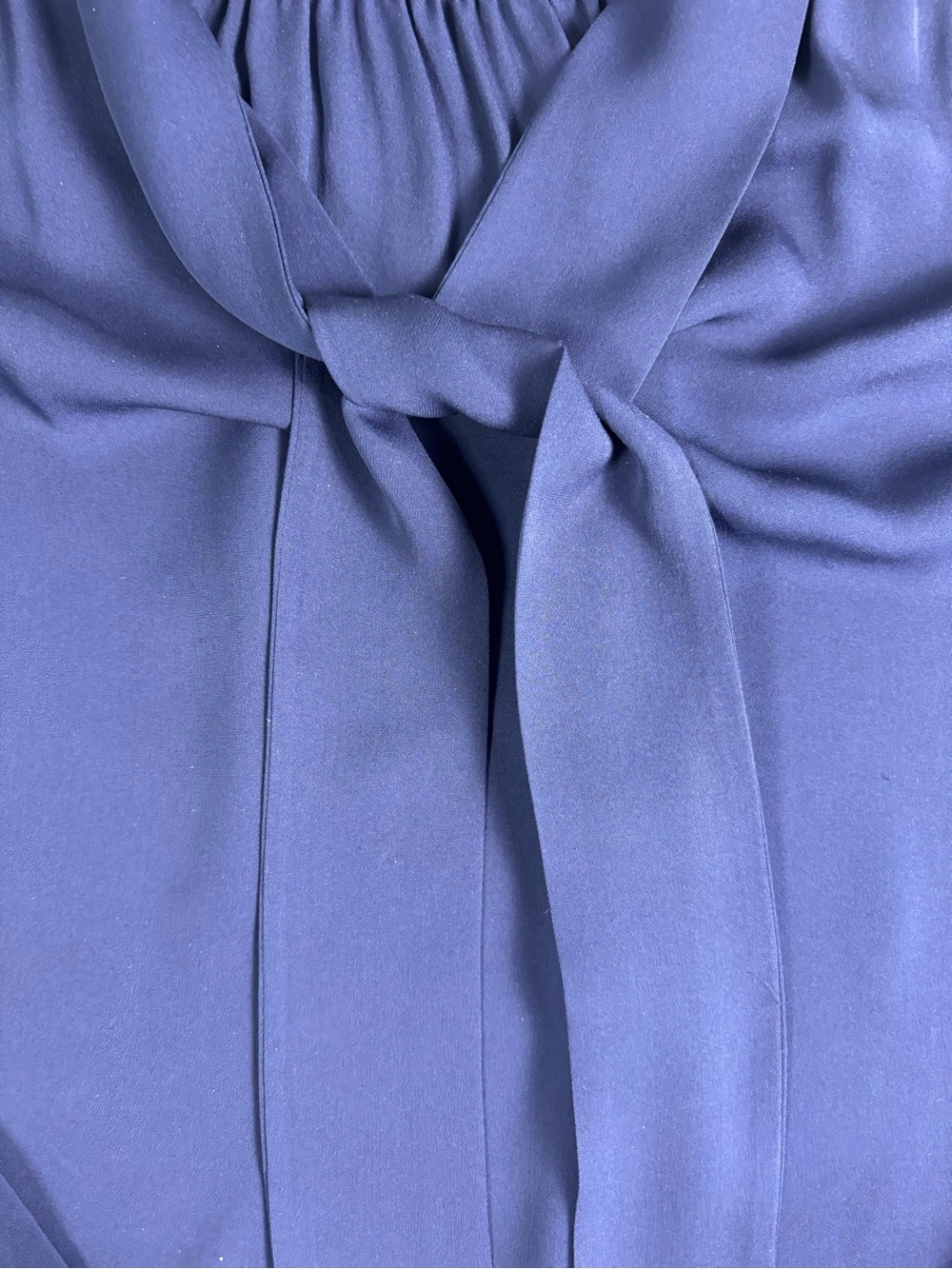 Diane Von Furstenberg 100% Silk Blouse Size 4 Navy Tie-Neck NWOT - Picture 8 of 15